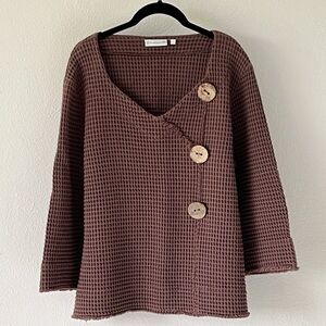 Lulu-B Brown Waffle Knit Minimalist Large Button Artsy Textured Top Size Small